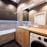 Navy Blue By Bookinghost Apartamento Varsovia