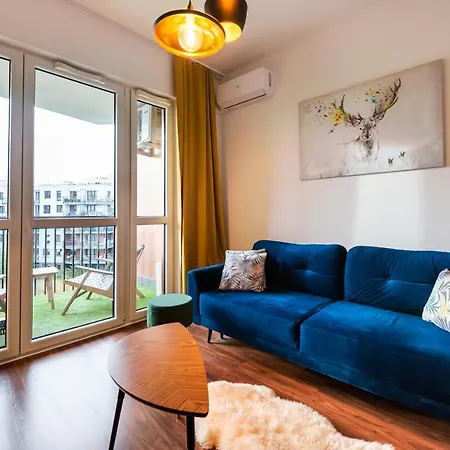 Navy Blue By Bookinghost * Varsó