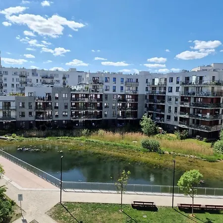 Navy Blue By Bookinghost ワルシャワ