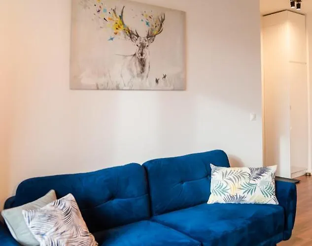 Navy Blue By Bookinghost * Varsó