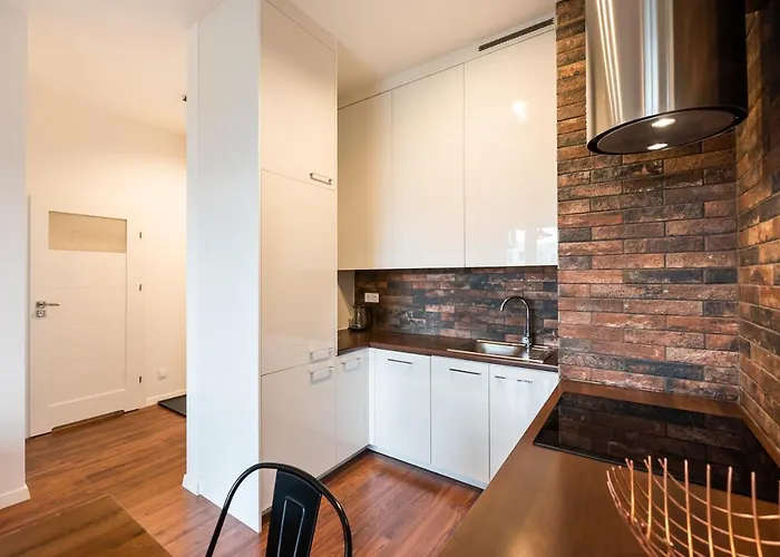 Navy Blue By Bookinghost * Varsó