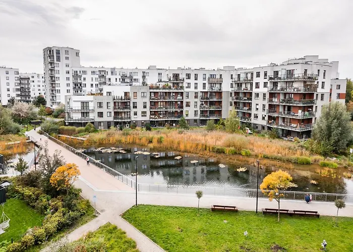 아파트 Navy Blue By Bookinghost *