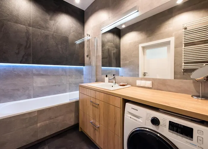 Navy Blue By Bookinghost 아파트 바르샤바