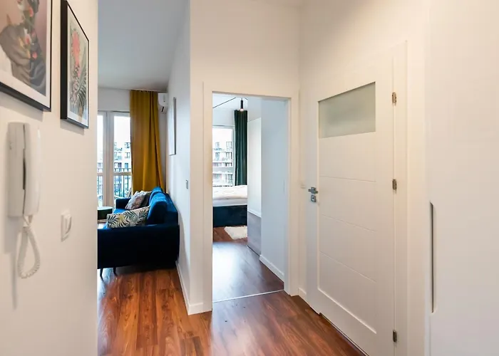 Navy Blue By Bookinghost 아파트 바르샤바